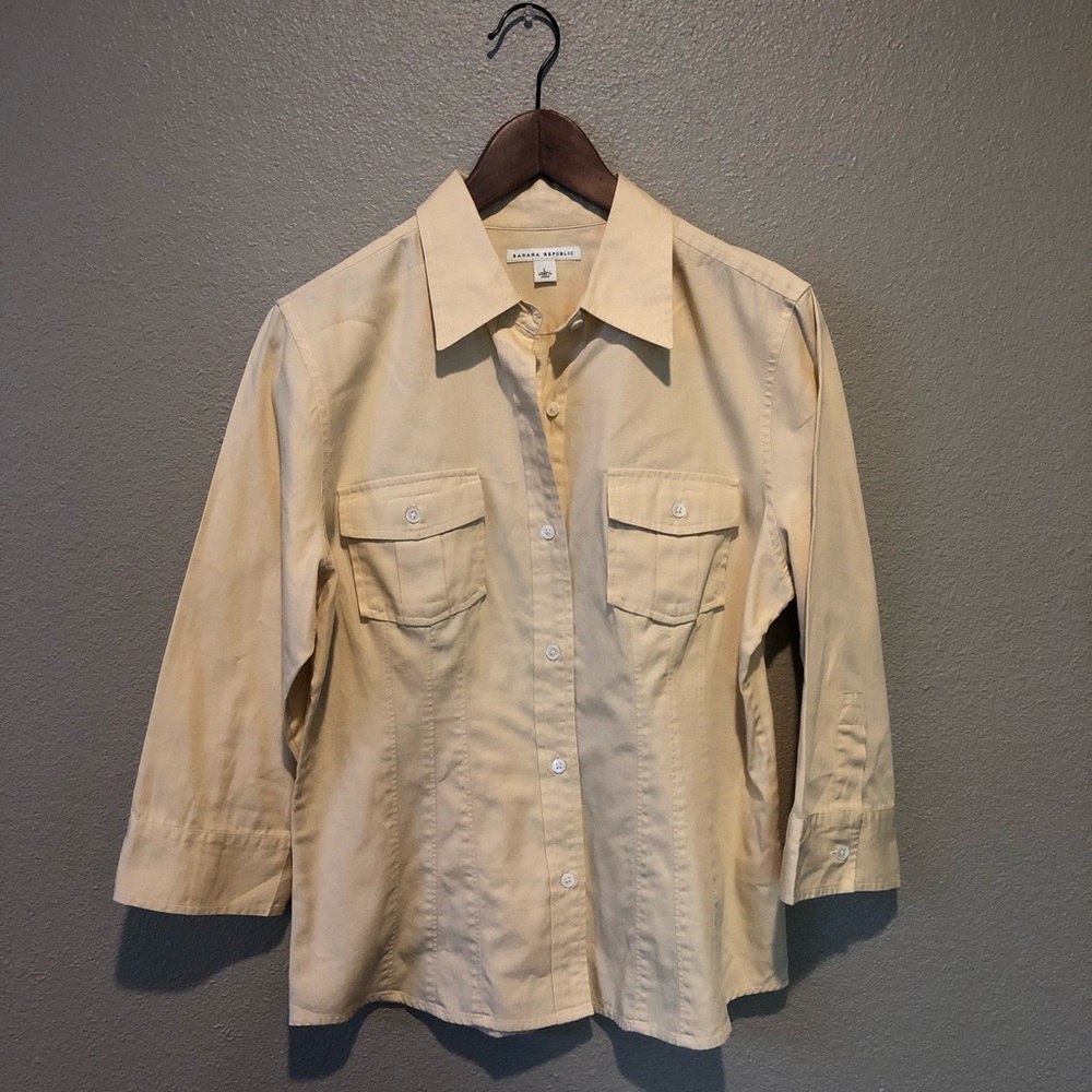 Women's Banana Republic beige shirt